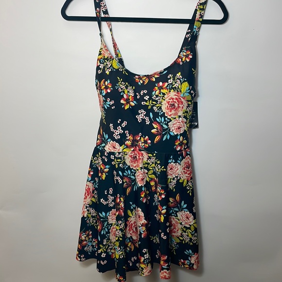 Torrid 2 SHORT LENGTH SIDE TIE SWIM DRESS - FLORAL - Picture 6 of 13